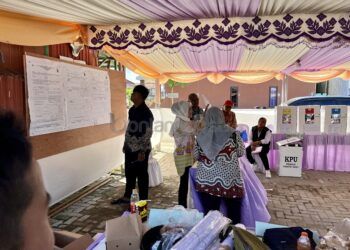 Prabowo-Gibran Unggul di TPS Wali Kota dan Wawali Bontang Mencoblos