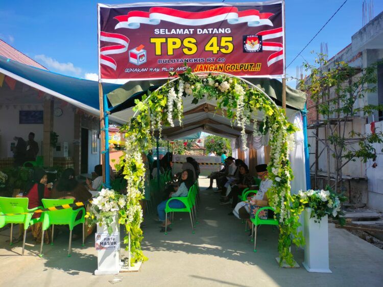 TPS 45 di Kelurahan Api-Api dihias ala resepsi pernikahan (Jelita/bontangpost.id)