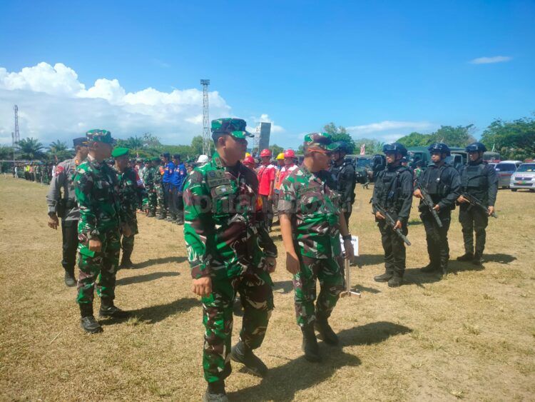 Pemeriksaan personel pengamanan kunjungan Presiden Joko Widodo ke Bontang (Jelita/bontangpost.id)