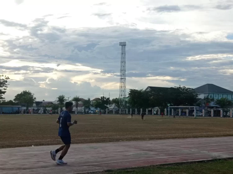 Lampu Stadion Bessai Berinta bakal dirombak tahun ini karena kualitasnya sudah menurun.&nbsp;ADIEL KUNDHARA/KP