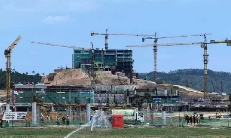 Pusat pemerintahan berencana untuk dipindahkan dari Jakarta ke Ibu Kota Nusantara (IKN) yang berlokasi di wilayah Kutai Kartanegara dan Penajam Paser Utara. Pada pertengahan tahun ini, persiapan untuk pemindahan tersebut akan dimulai. Selain membangun infrastruktur dan gedung pemerintahan, pemerintah juga membutuhkan tambahan pegawai yang mencapai ratusan ribu untuk IKN.