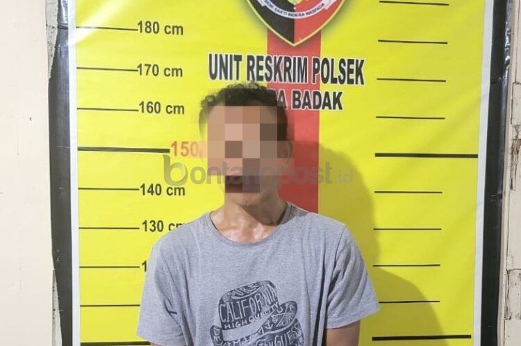Tersangka ditahan di Mapolsek Muara Badak