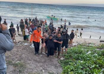 Kapal Kayu Tenggelam di Perairan Sulteng, Puluhan Penumpang Terjun ke Laut