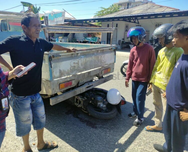 Diduga hilang kendali, motor tabrak mobil parkir (Jelita/bontangpost.id)