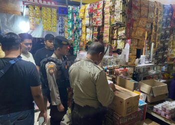 Razia Miras di Bontang Sita Ratusan Botol dari Toko Kelontong, Tiga Orang Jadi Tersangka