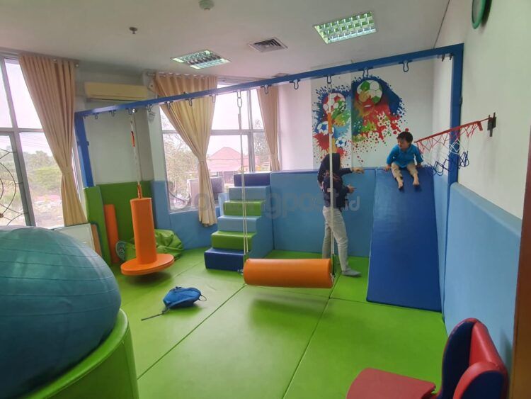 Salah satu terapi yang dilakukan bagi pasien di Instalasi Rehabilitasi Medik RSUD Taman Husada Bontang.