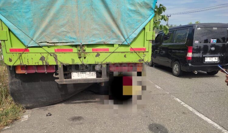 Pemotor menabrak truk parkir di KM 3 (ist)