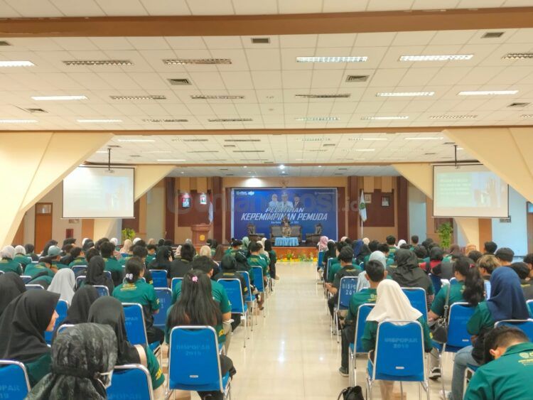 Pelatihan di aula gedung Dispopar Bontang dihadiri ratusan pemuda (Jelita/bontangpost.id)