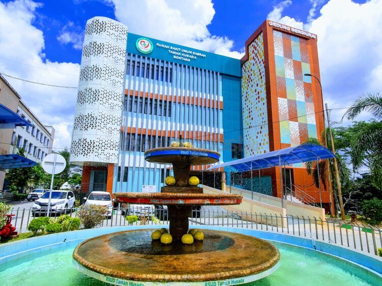 Layanan poliklinik di Gedung Bengkirai RSUD Bontang, Jalan Letjen S Parman, Belimbing, Bontang Barat.