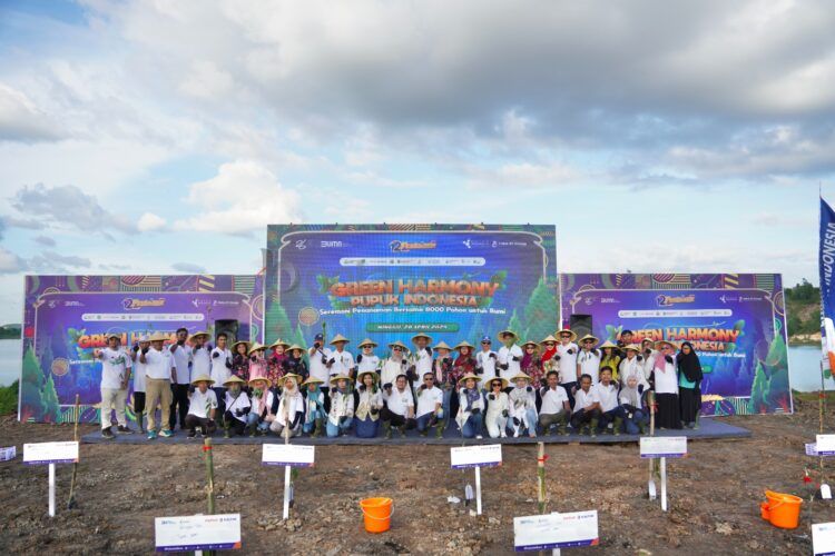 Pupuk Kaltim menggandeng Otorita IKN tanam 1.600 bibit pohon di area Lahan eks tambang di Sungai Seluang, Samboja, Kutai Kartanegara