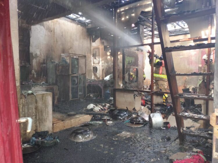 Kebakaran hanguskan sebuah rumah di Rawa Indah