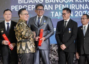 Wali Kota Bontang Raih Penghargaan Manggala Karya Kencana 2024