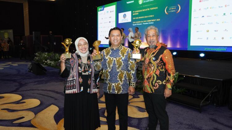 Pupuk Kaltim raih tiga penghargaan pada ajang TOP CSR Award 2024 yang digelar Majalah TOP Business