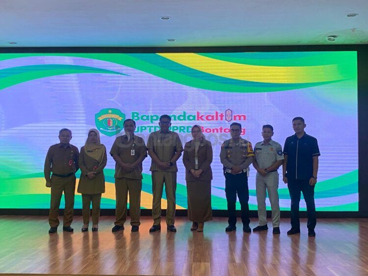 Wali Kota Bontang bersama pihak terkait meluncurkan aplikasi untuk mendeteksi perpajakan kendaraan di Bontang (Intan/bontangpost.id)