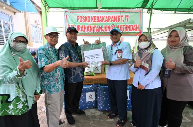 Badak LNG salurkan bantuan kepada korban kebakaran di Tanjung Laut Indah