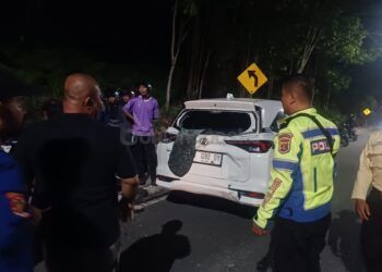 Pengendara di Bawah Umur Tabrak Mobil Parkir di Jalan Cipto Mangunkusumo