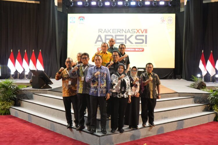 Sidang Pleno Rapat Kerja Nasional (Rakernas) ke-17 Asosiasi Pemerintah Kota Seluruh Indonesia (APEKSI) resmi ditutup pada 5 Juni 2024.