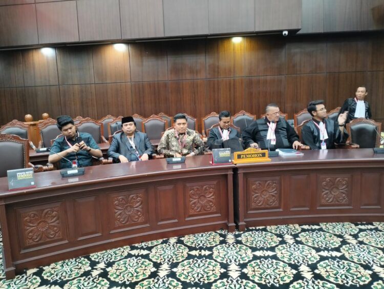 DPRD Bontang beserta tim hukum menghadiri sidang MK terhadap gugatan tapal batas Sidrap