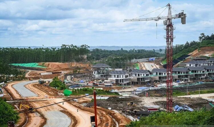 Suasana pembangunan di Kawasan Inti Pusat Pemerintahan (KIPP) Ibu Kota Nusantara (IKN), Kabupaten Penajam Paser Utara, Kalimantan Timur.
