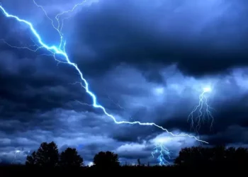 Mayoritas Daerah Berawan dan Dilanda Hujan Deras Disertai Petir, Termasuk Kaltim