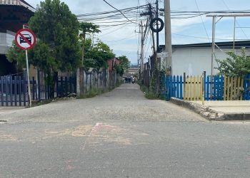 Warga Keluhkan Jalan Selat Lombok Tak Kunjung Diperbaiki