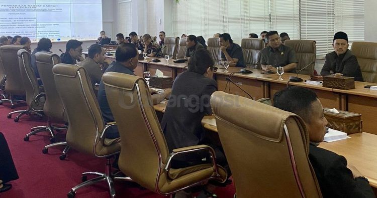 Rapat paripurna paripurna penetapan fraksi DPRD Bontang