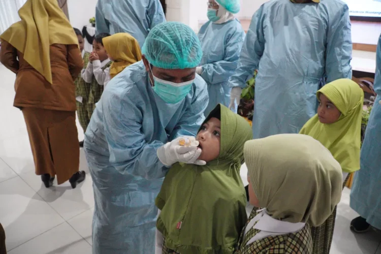 Cakupan vaksinasi polio di Bontang masih rendah sehingga Diskes melakukan upaya untuk menggenjot angka penerimanya. (FOTO: ADIEL KUNDHARA/KP)