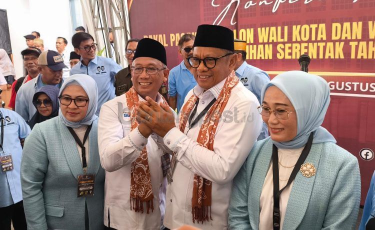 Basri Rase-Chusnul Dihin mendaftar sebagai bapaslon kepala daerah di KPU Bontang (Hasyim/bontangpost.id)