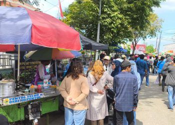 Daftar ke KPU Bontang, Bapaslon Basri-Chusnul Siapkan 60 Gerobak Pentol Gratis