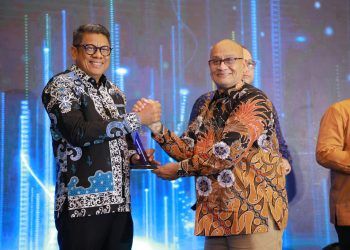 Wali Kota Bontang Terima Penghargaan Tokoh Pelestari Lingkungan dan Mitigasi Bencana