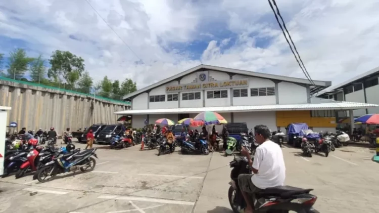Pasar Taman Citra Mas Loktuan akan dibangunan satu gedung baru lagi untuk pedagang ikan, ayam, dan daging pada akhir tahun ini. (FOTO: ADIEL KUNDHARA/KP)