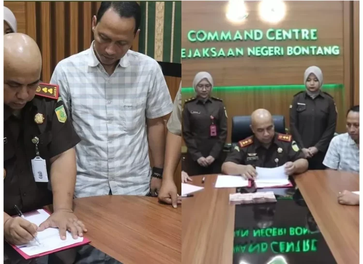 Pihak keluarga terpidana kasus pengadaan lahan Autis Center, sarana olahraga Kanaan, dan Gedung Kesenian membayar uang pengganti kepada Kejaksaan Negeri Bontang. (FOTO: ADIEL KUNDHARA/KP)