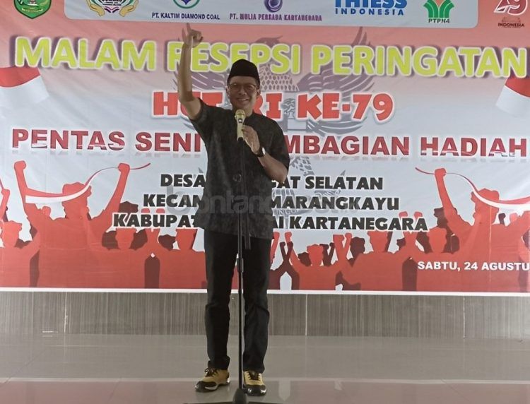 Kepala Desa Prangat Selatan Sarkono saat sambutan usai memimpin upacara bendara peringatan Hari Kemerdekaan RI