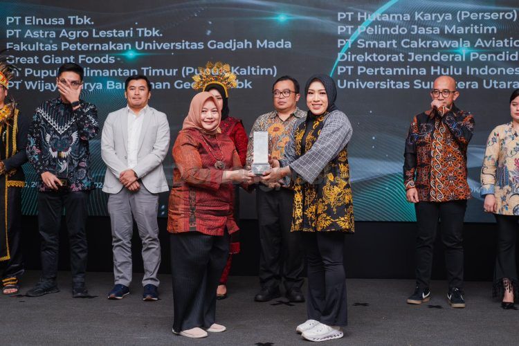 Pupuk Kaltim raih Bronze Winner kategori Program Press Gathering Terbaik, dalam ajang Media Relation Awards (MRA) 2024 yang digelar Serikat Perusahaan Pers (SPS)