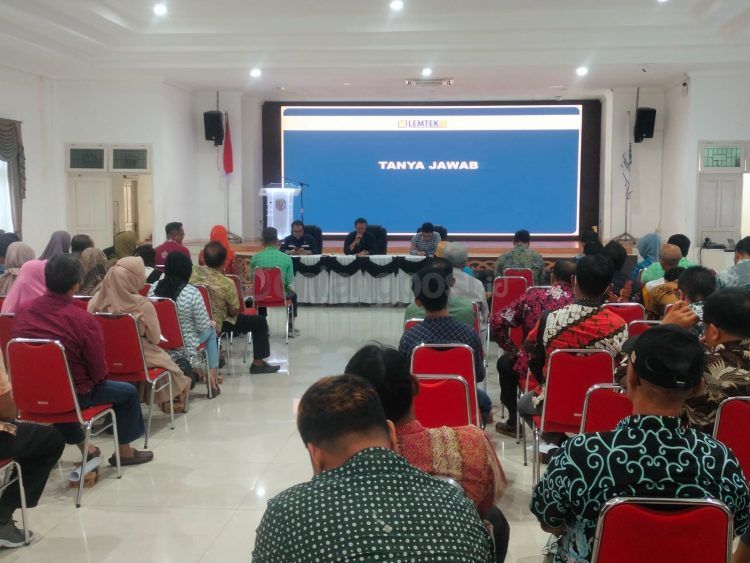 Tim ESDM saat melakukan sosialisasi pemasangan jargas (Jelita/bontangpost.id)