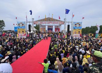 Pesta Rakyat Berbenah, Lautan Massa Padati Lapangan Berbas Pantai