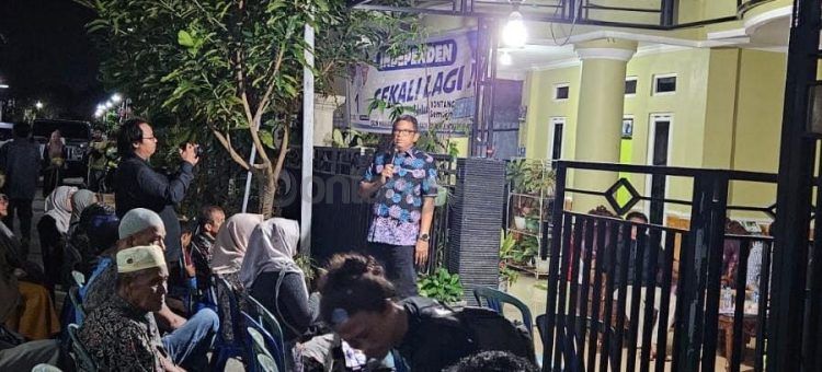 Calon Wali Kota Bontang Basri Rase melakukan sosialisasi di hadapan Warga Api-Api (ist)