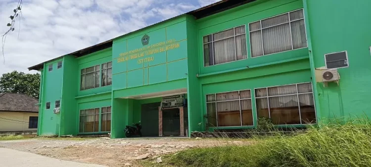 Salah satu dari dua kampus di Kaltim yang dalam status pembinaan dan masih ada peluang untuk melakukan perbaikan yang serius sesuai aturan. (Rikip/KP)