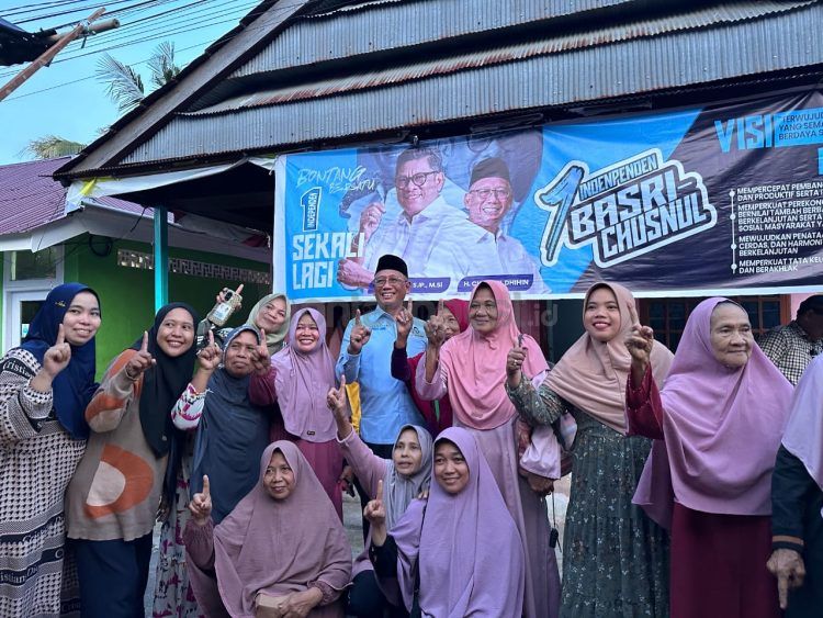 Chusnul Dhihin saat bertatap muka dengan Warga Loktuan