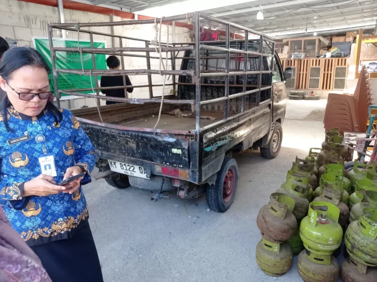 Pangkalan elpiji 3 kilogram di Bontang tak lagi diperbolehkan menyalurkan tabungnya ke pengecer per hari ini. (ADHIEL KUNDHARA/KP)