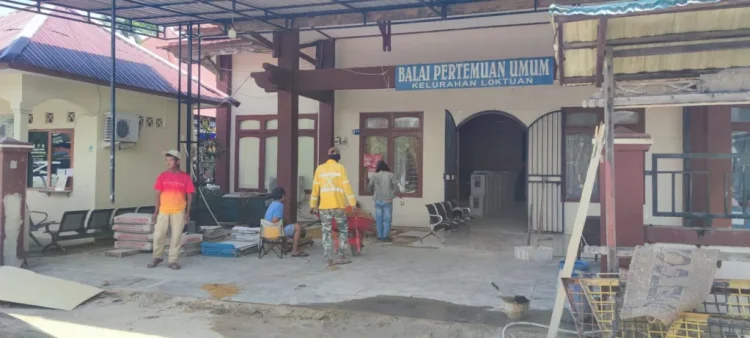 Perbaikan BPU Kelurahan Loktuan.