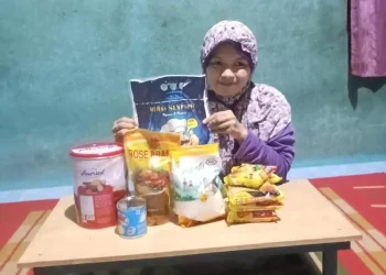 Kelurahan Guntung Salurkan Bantuan Bahan Pangan