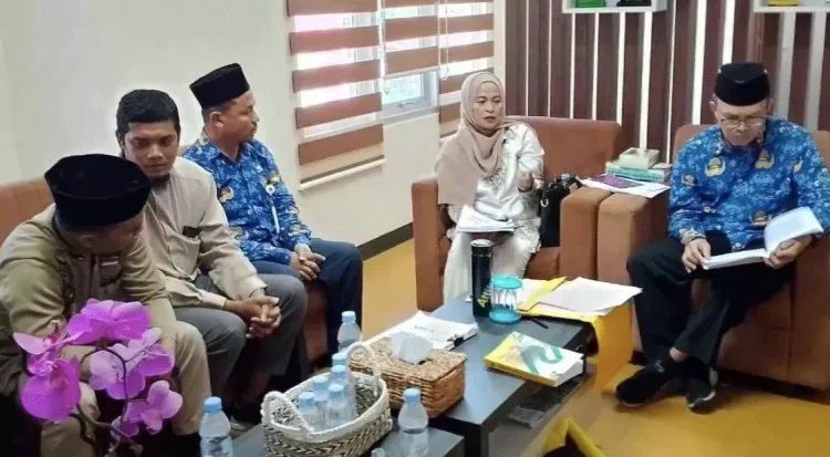 Balikpapan melaporkan dugaan penyelewengan dana donasi bagi Palestina. (Foto: Moeso/Balpos)