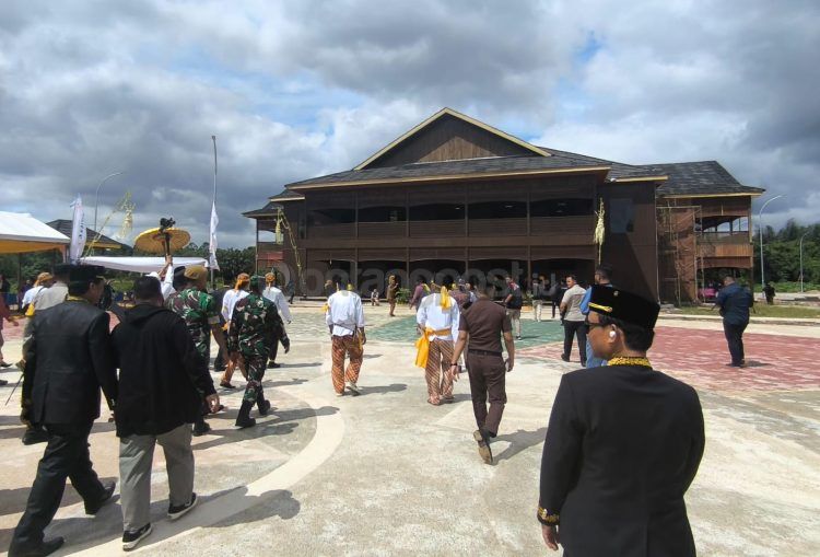 Replika Istana Kesultanan Kutai di Guntung diresmikan (Nasrullah/bontangpost.id)