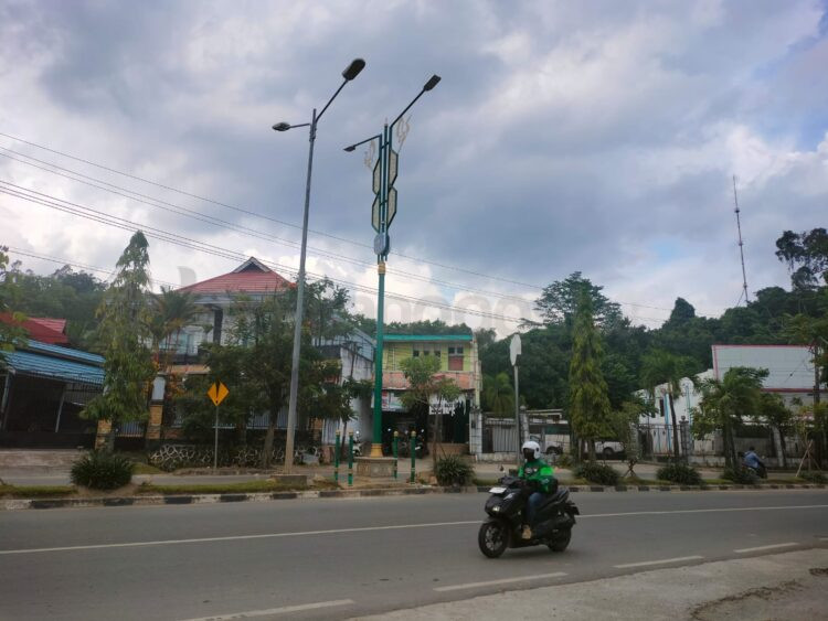 PJU yang terpasang di Jalan S Parman (Jelita/bontangpost.id)