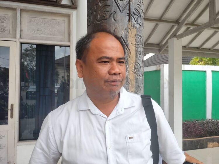 Kabid Sanitasi, Air Minum, dan Sumber Daya Air Dinas Pekerjaan Umum dan Penataan Ruang Kota (PUPRK) Bontang Edi Suprapto. (Jelita/Bontang Post)