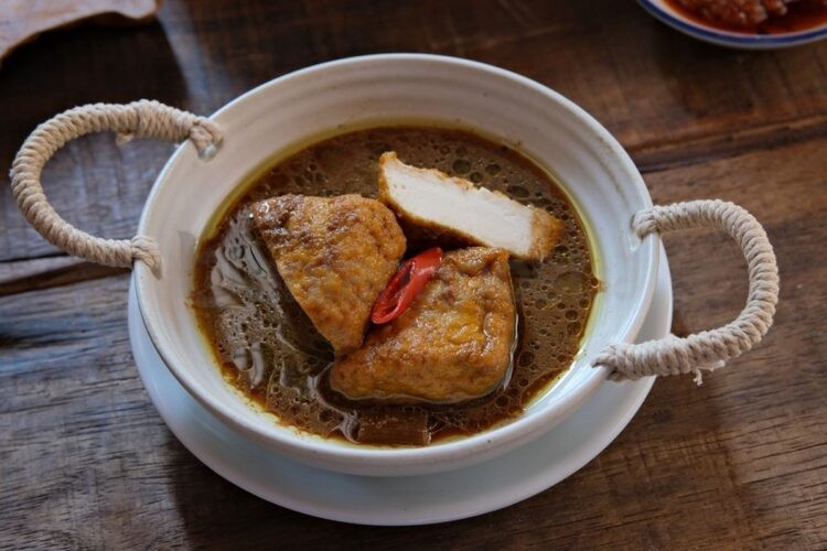 Ilustrasi semur tahu.(DOK.SHUTTERSTOCK/galuhtati)