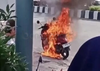 Habis Isi Bensin, Motor Scoopy Terbakar di Depan Kantor Pos Bontang