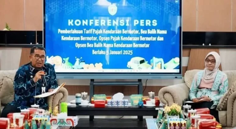 Pj Gubernur Kaltim Akmal Malik dan Sekda Sri Wahyuni.