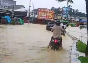 Banjir Semakin Tinggi dan Meluas, Samarinda Bagian Utara Lumpuh